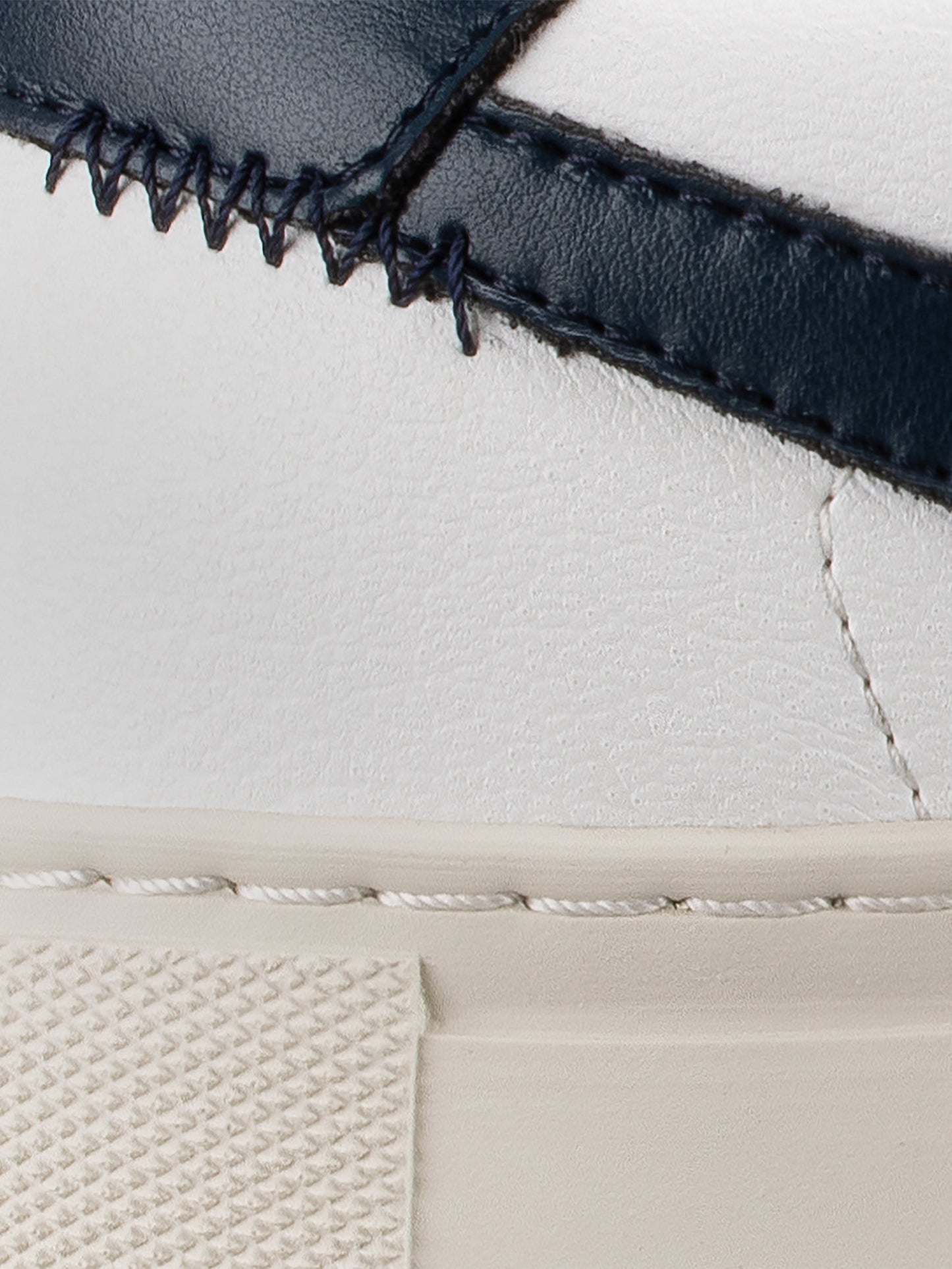 Vegan 01 Sneaker in Iceberg
